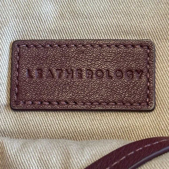 Leatherology | Aleena Soft Zippered Tote in Bordeaux - Full Grain Leather - Picture 6 of 16